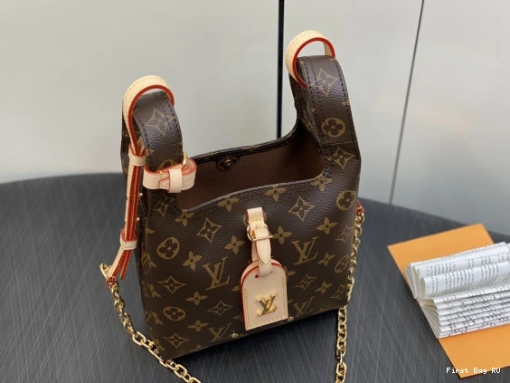First bag Atlantis BB LOUIS VUITTON 0806